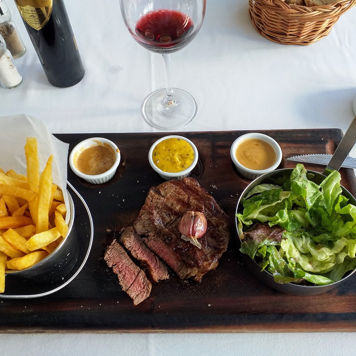 La Bavaroise signature dishes Steak Frites
Duck Breast
Seafood Platter